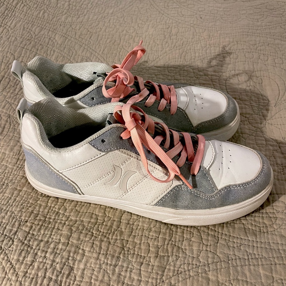 Women’s Hurley Tennis shoes. Green/Pink